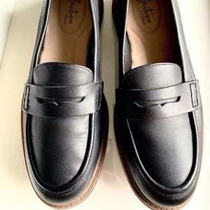 Clark’s Arlie loafer, worn only once- too small.